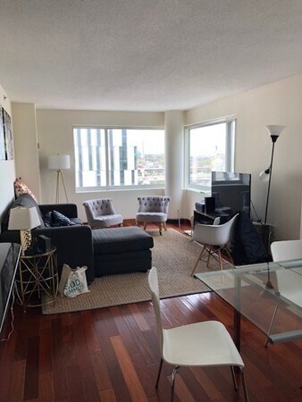 Building Photo - 10 Museum Way