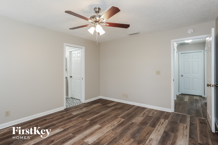 Building Photo - 1741 Chandelier Cir E