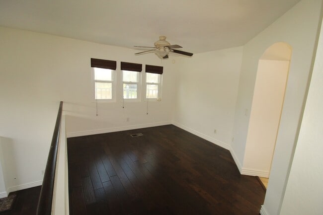 Building Photo - Cape Weston Condo with Great Layout!