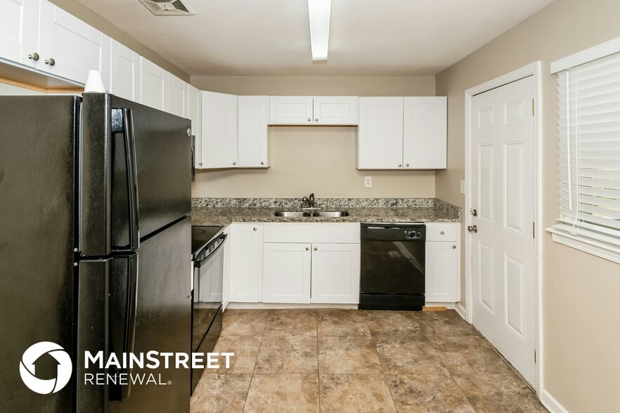 Building Photo - 209 Pine St