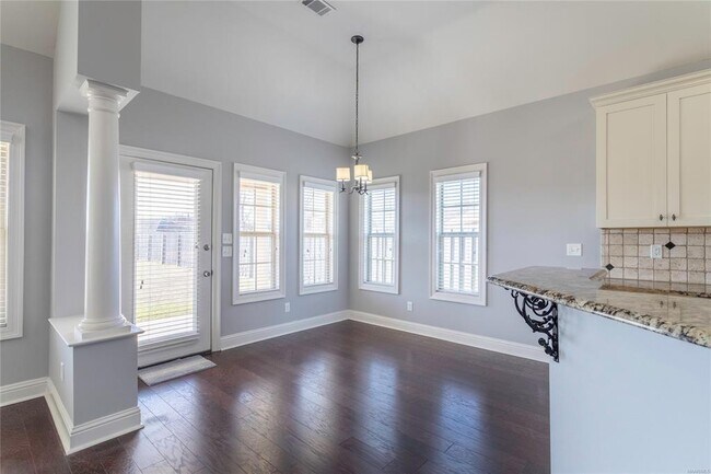 Building Photo - 8740 Pemberton Park