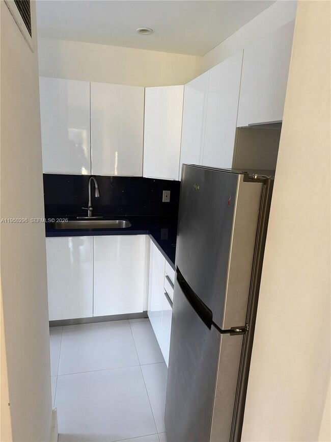 Building Photo - 333 SW 30th Rd