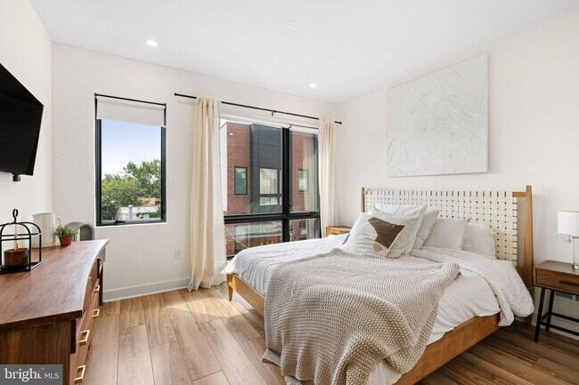 Building Photo - 2231 Earp St