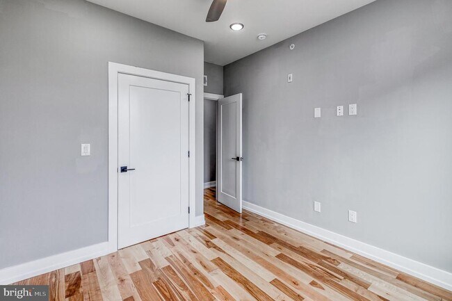 Building Photo - 1917 N Lawrence St