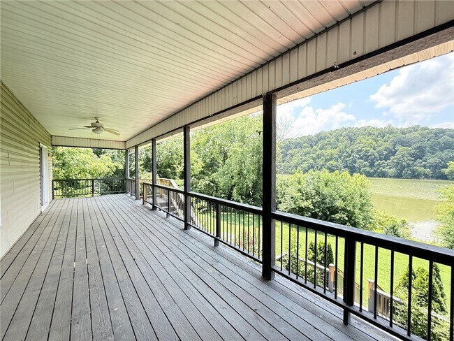 Building Photo - 18033 Broadview Dr