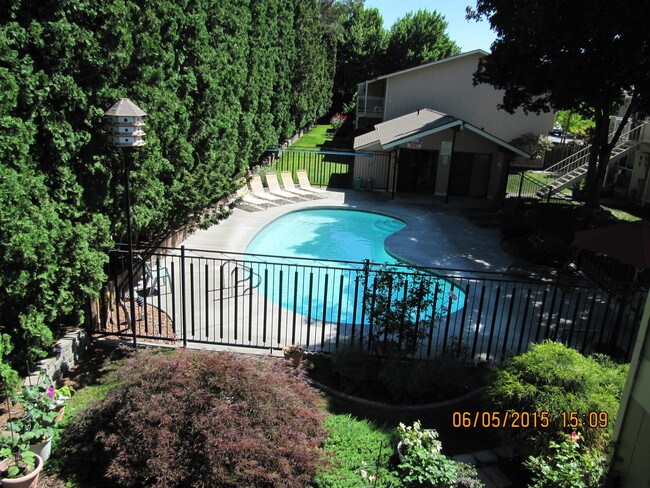 Primary Photo - 2300 Hood Ave