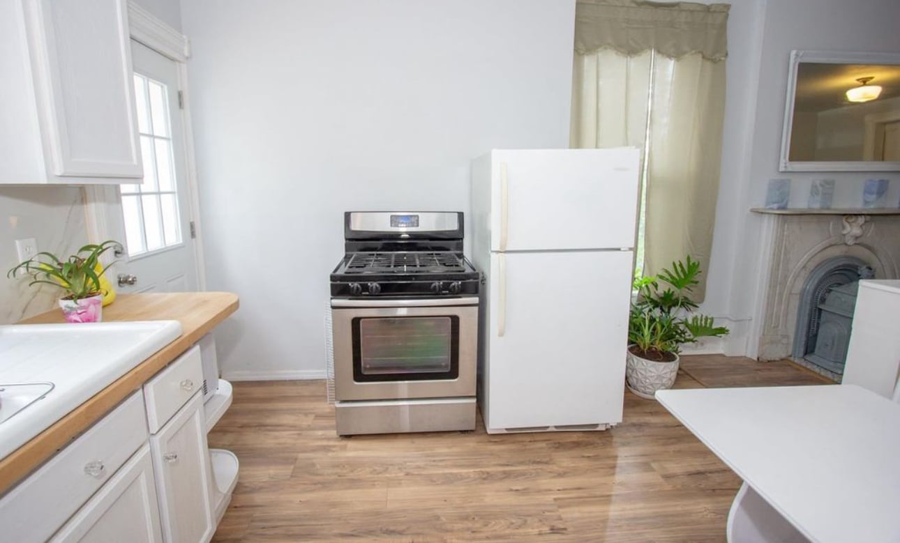 Building Photo - 116 9th St