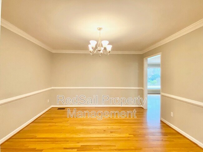Building Photo - 161 Racine Dr
