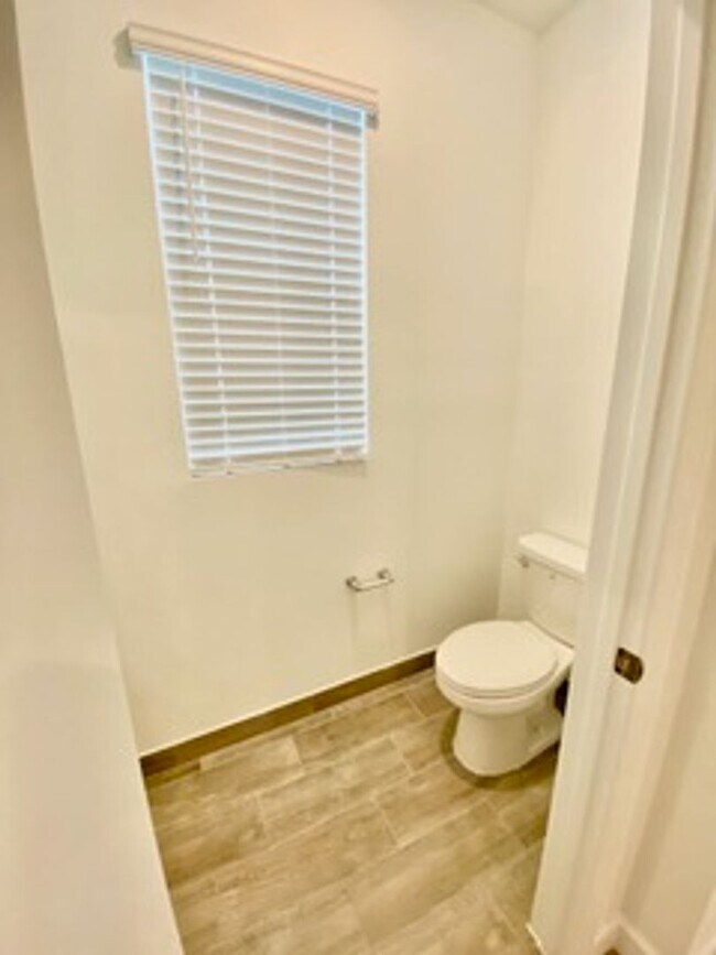 Building Photo - Brand new Townhome centrally located in La...