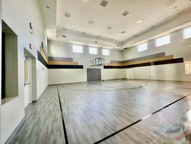 Building Photo - 15377 Green River Ct