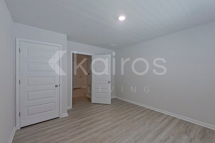 Building Photo - 120 Swallowtail Ln
