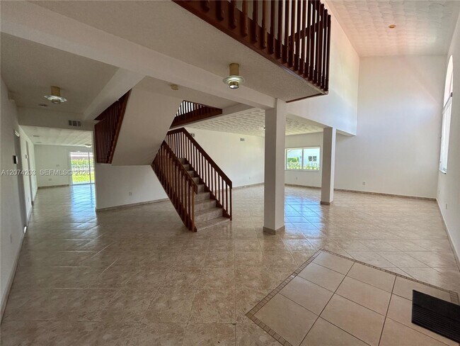 Building Photo - 6611 SW 99th Ave