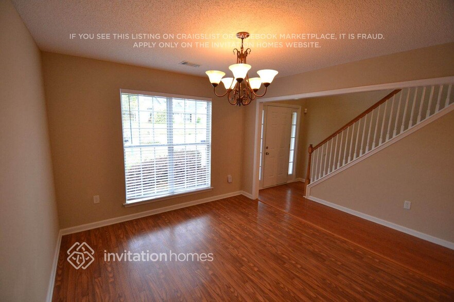 Building Photo - 5767 Village Loop