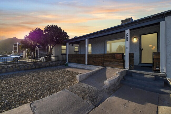 Building Photo - 3417 Idalia Ave