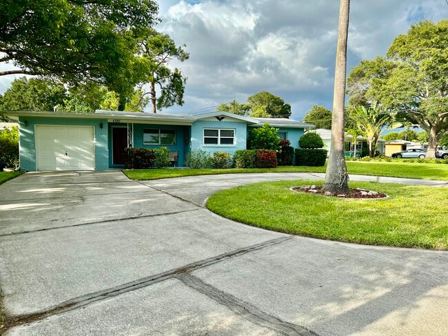 Primary Photo - 1720 59th St S