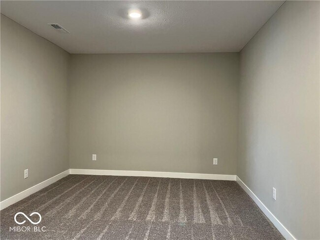 Building Photo - 2052 Rowena Ln