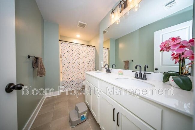 Building Photo - 5008 Cedar Brush Ct