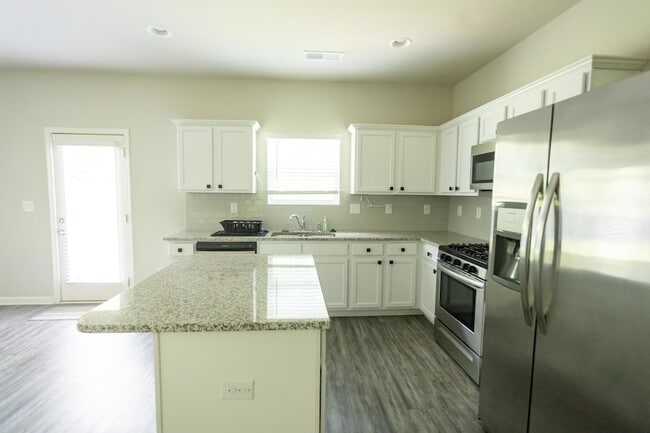 Building Photo - 1115 Dietrich Ln