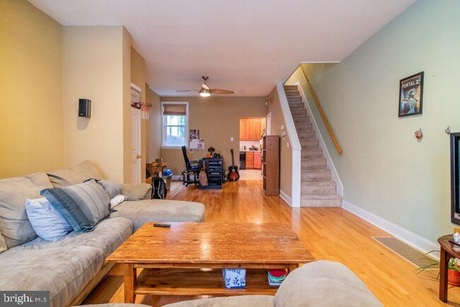 Primary Photo - 3640 Calumet St