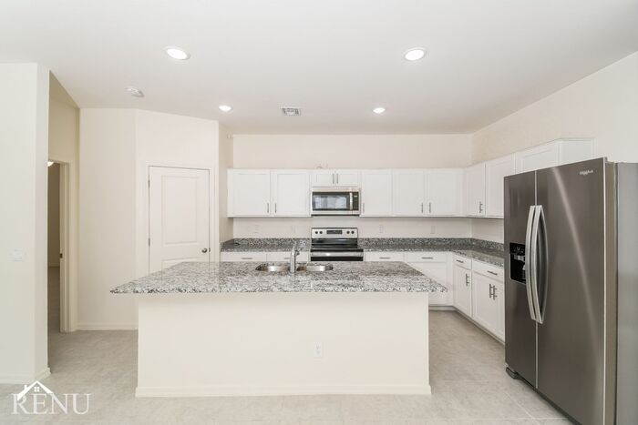 Building Photo - 35578 W San Capistrano Ave