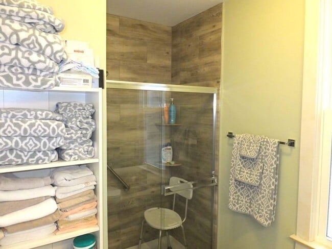 Building Photo - 51 Pearl St