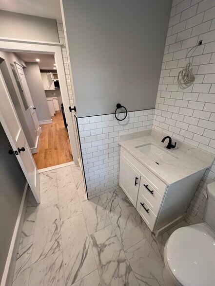 Building Photo - 85 Cannon St