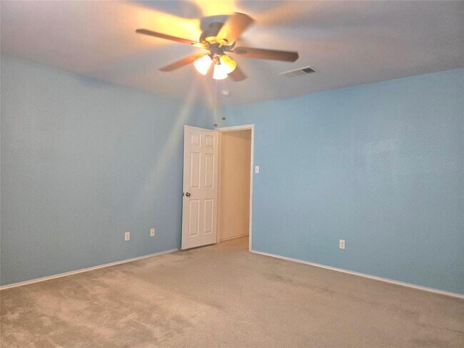 Building Photo - 133 Hillhouse Ln