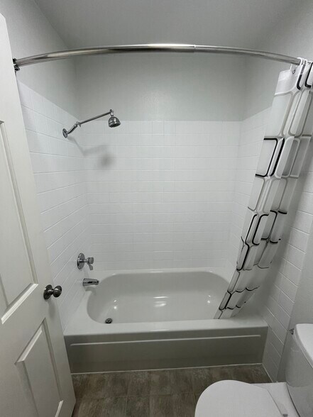 Building Photo - 1161 Packers Cir