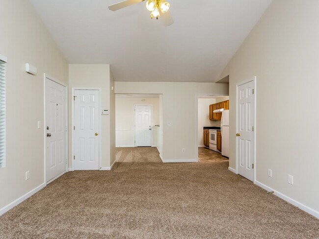 Building Photo - 1005 Gleason Dr