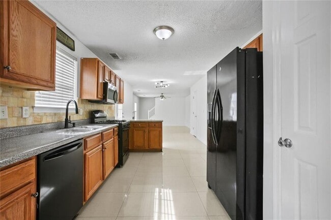 Building Photo - 197 Kyndal Dr