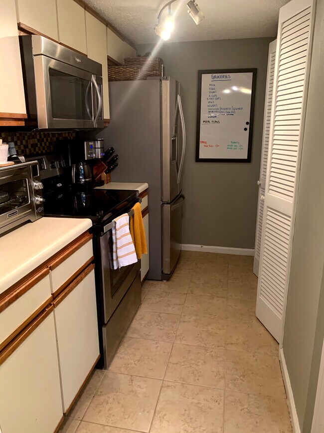 Building Photo - 239 Carriage Crossing Ln