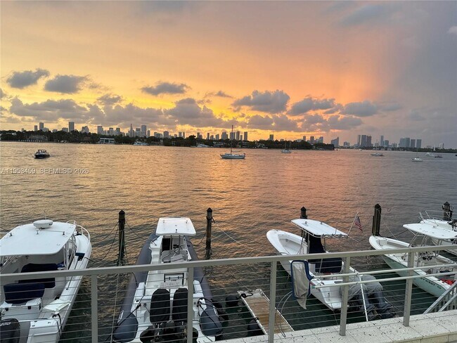 Building Photo - 800 West Ave