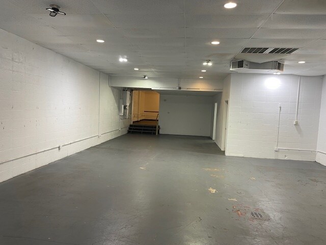 Building Photo - 1537 1st Ave SE