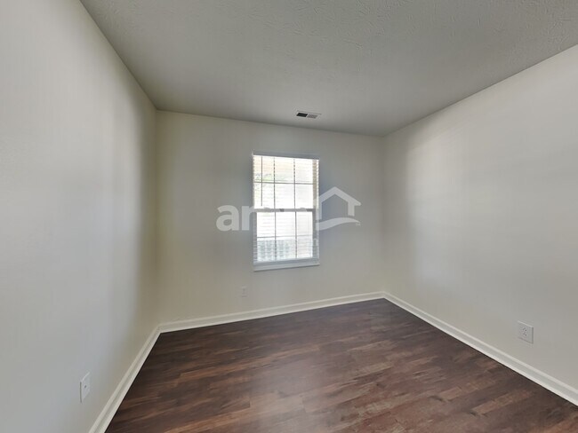 Building Photo - 5223 Waterton Lakes Dr