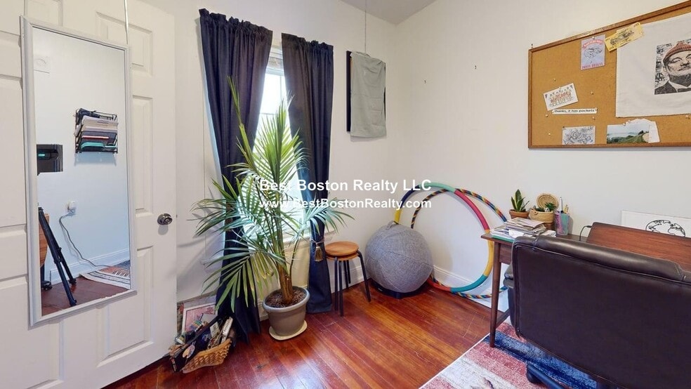 Building Photo - 101 Mills St