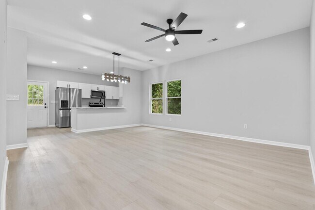 Building Photo - 3106 Hammond Ave