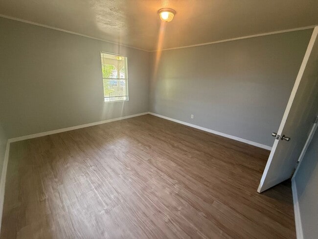 Building Photo - Charming 2/1 in Winter Haven - Move in Ready!