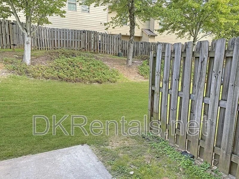 Building Photo - Room in Townhome on Stone Gate Way