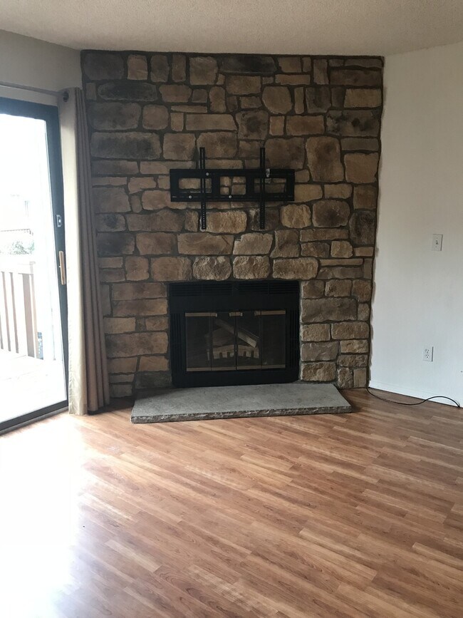 Building Photo - Charming 2-Bed/2.5-Bath Townhome in Cherry Creek School District!