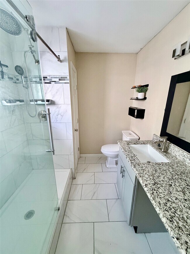 Building Photo - 3203 Silverside Dr