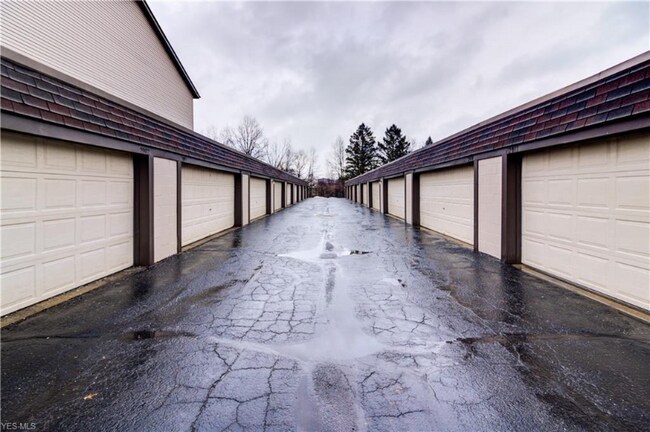 Building Photo - 27453 Westown Blvd