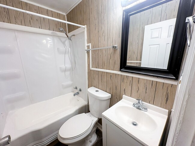 Building Photo - 253 S Dearborn St