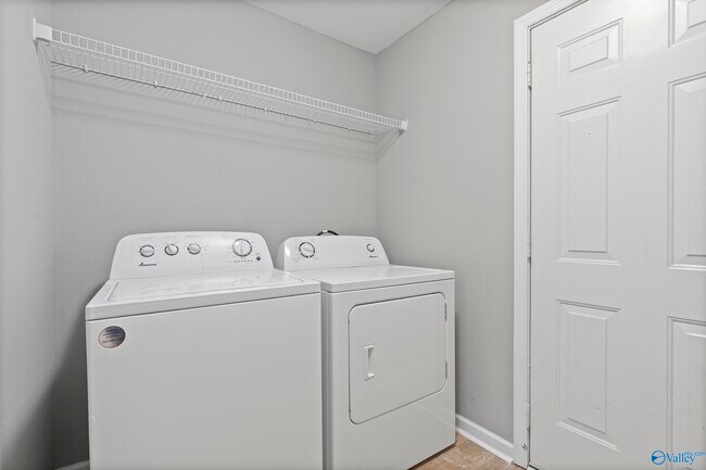 Building Photo - 271 Bermuda Lakes Dr