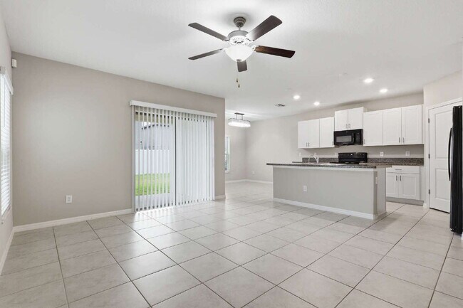 Building Photo - 7023 Samuel Ivy Dr