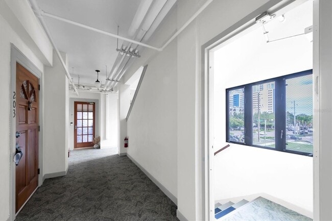 Building Photo - 130 4th Ave N