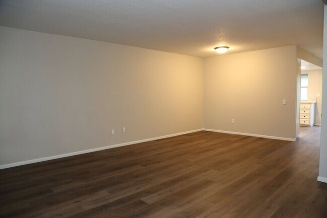 Building Photo - 204 San Luis Rey Dr