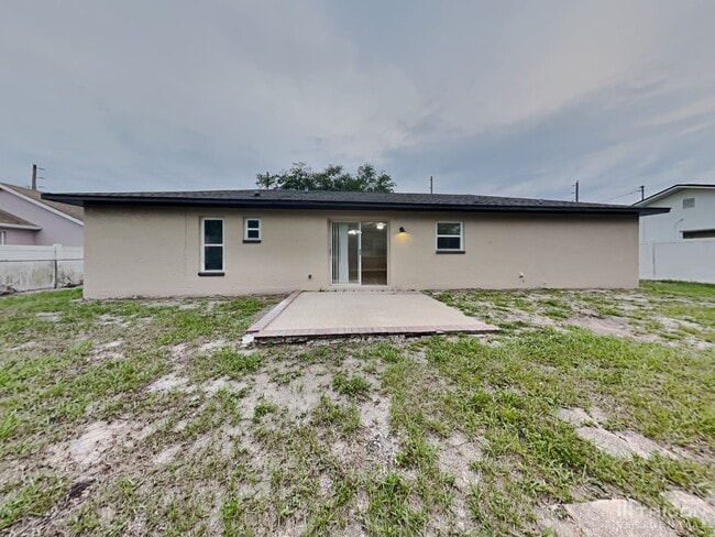 Building Photo - 6623 Freeport Dr