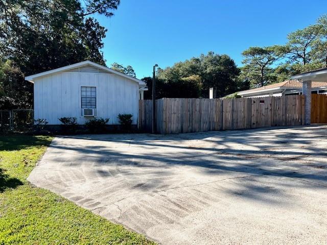 Building Photo - 501 Huntleigh Way