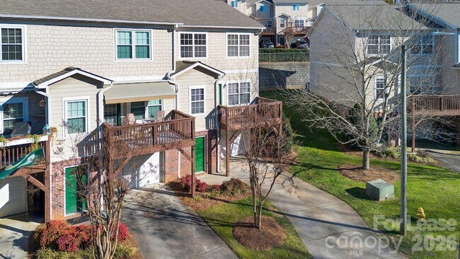 Building Photo - 163 Forest Ridge Rd