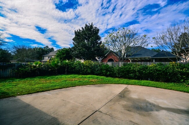 Building Photo - 3211 Chapel Creek Way